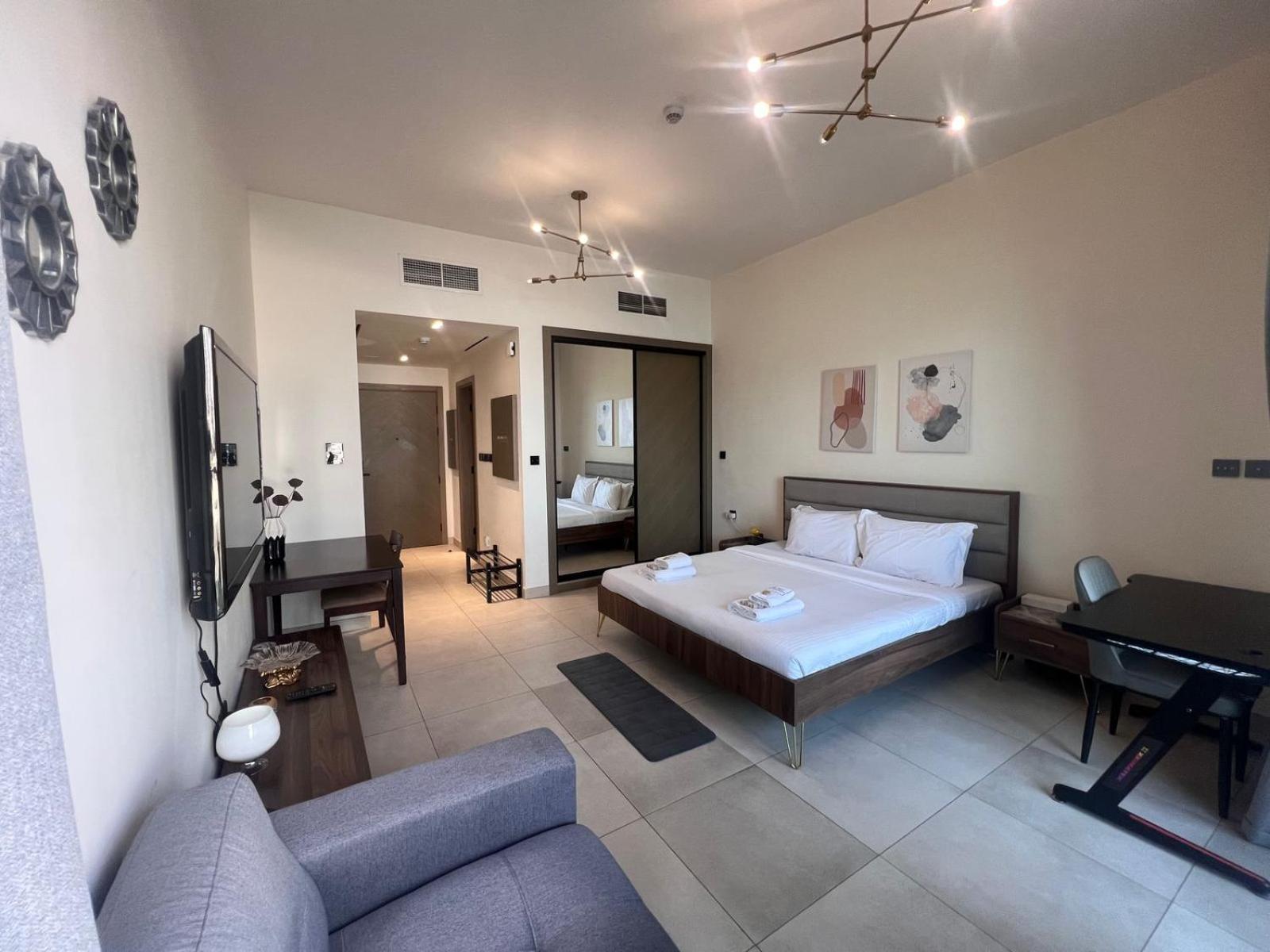 Apartment Spacious At Business Bay Canal L 10 Minutes To Mall L Burj Khalifa L Downtown Dubai