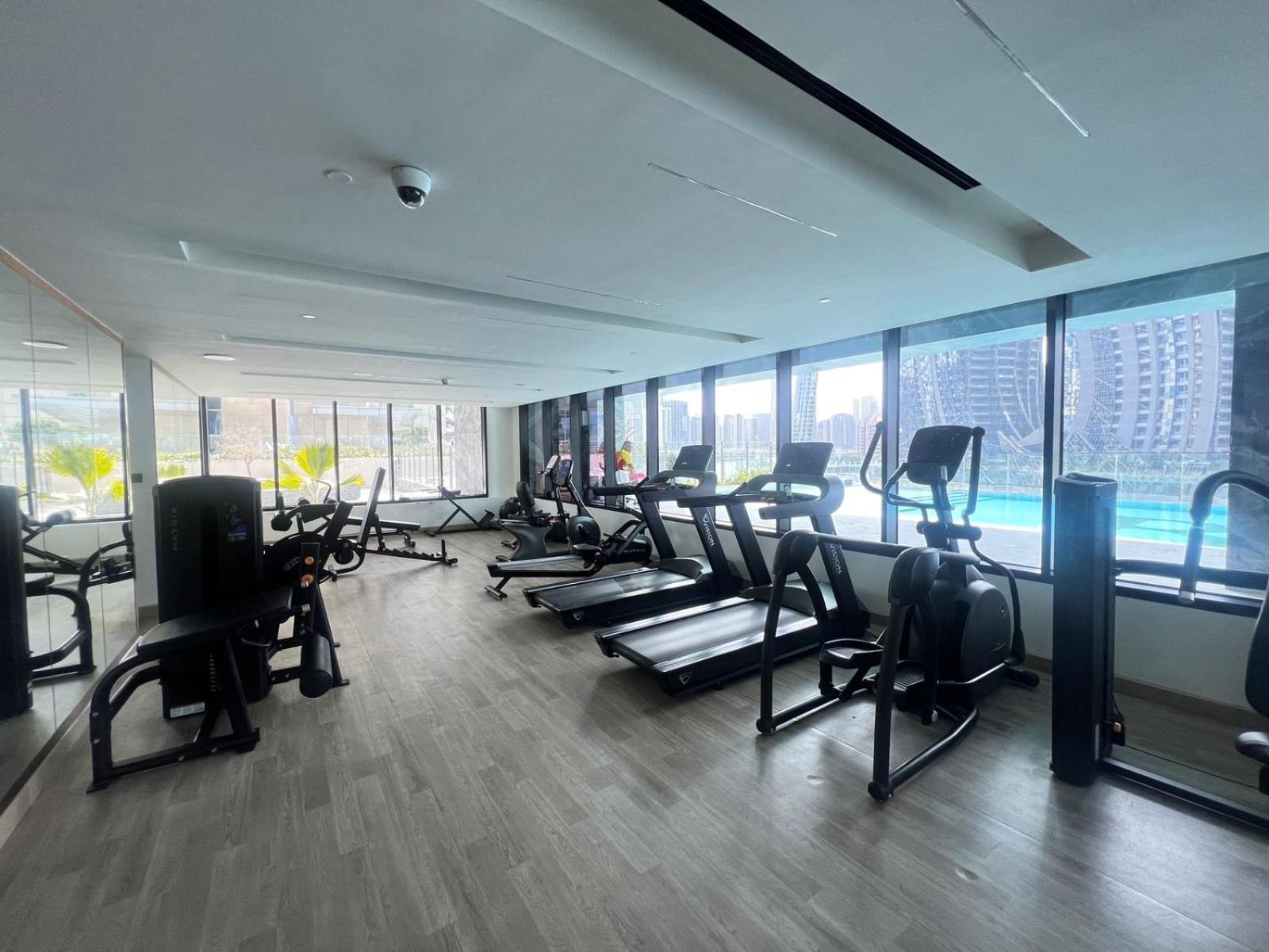 Spacious At Business Bay Canal L 10 Minutes To Mall L Burj Khalifa L Downtown Apartment *